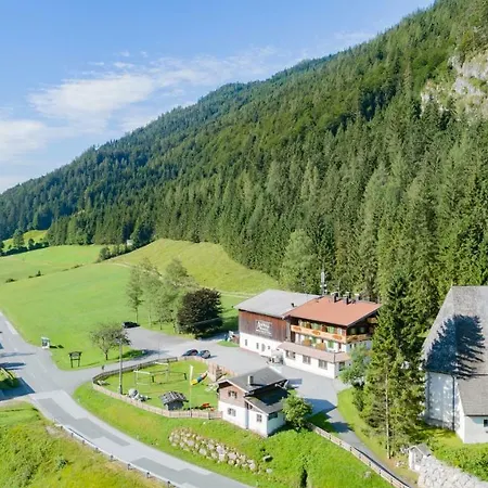 Gasthof St. Adolari 게스트하우스