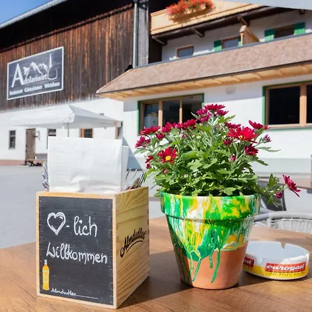 Gasthof St. Adolari Guest house Sankt Ulrich am Pillersee